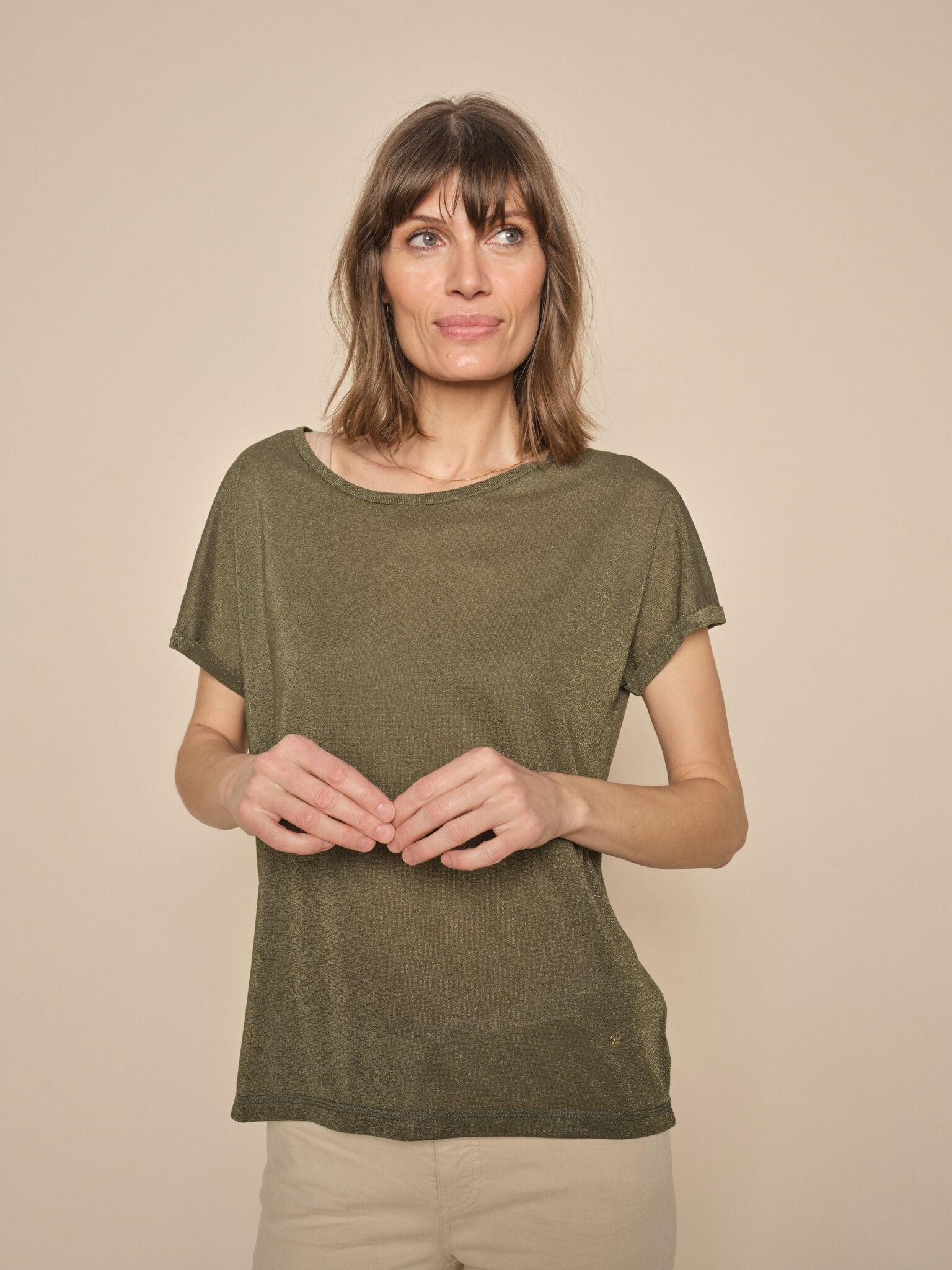 Modelshot / Dusty Olive / Detail