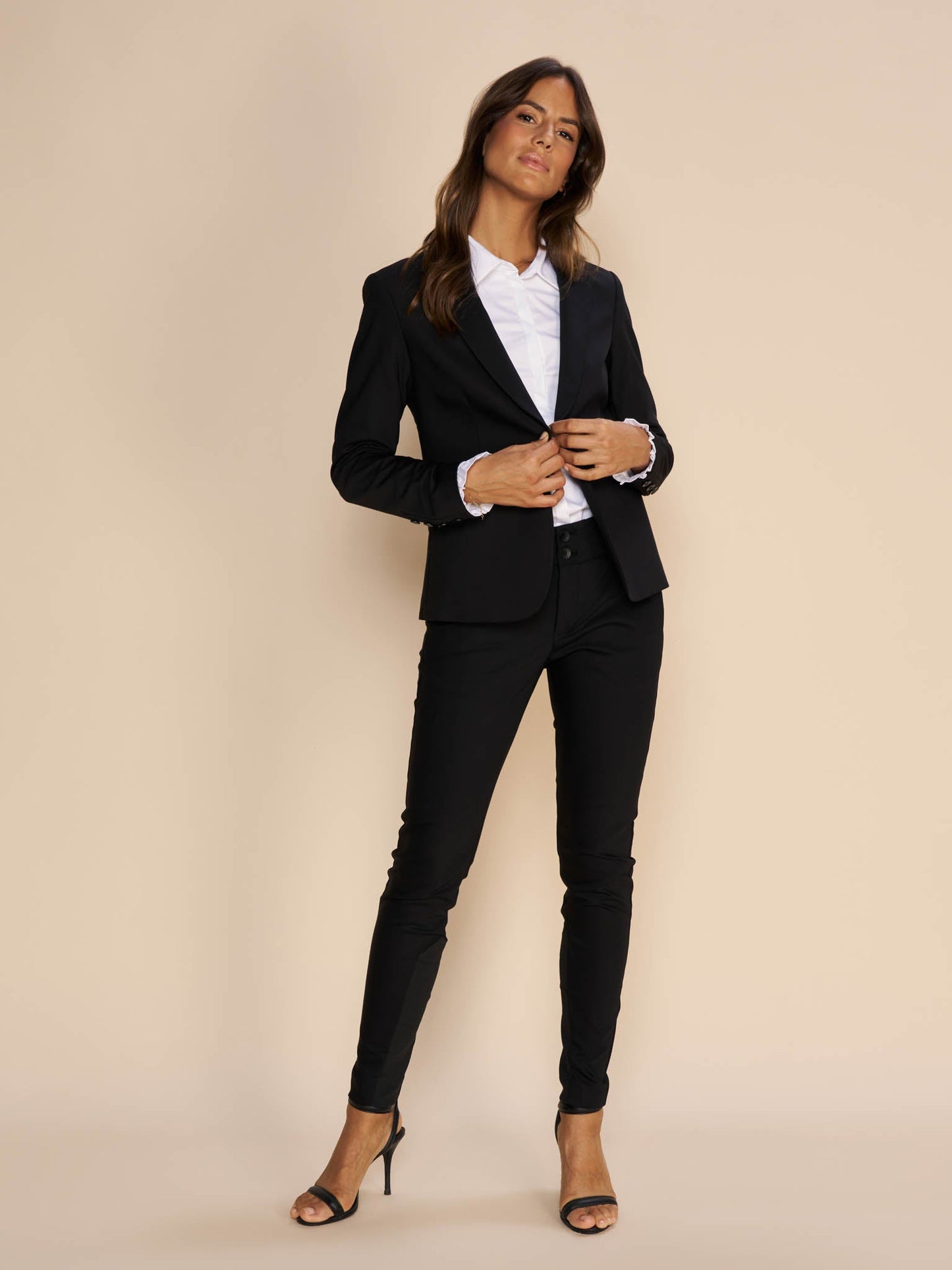 Modelshot / Black / Detail