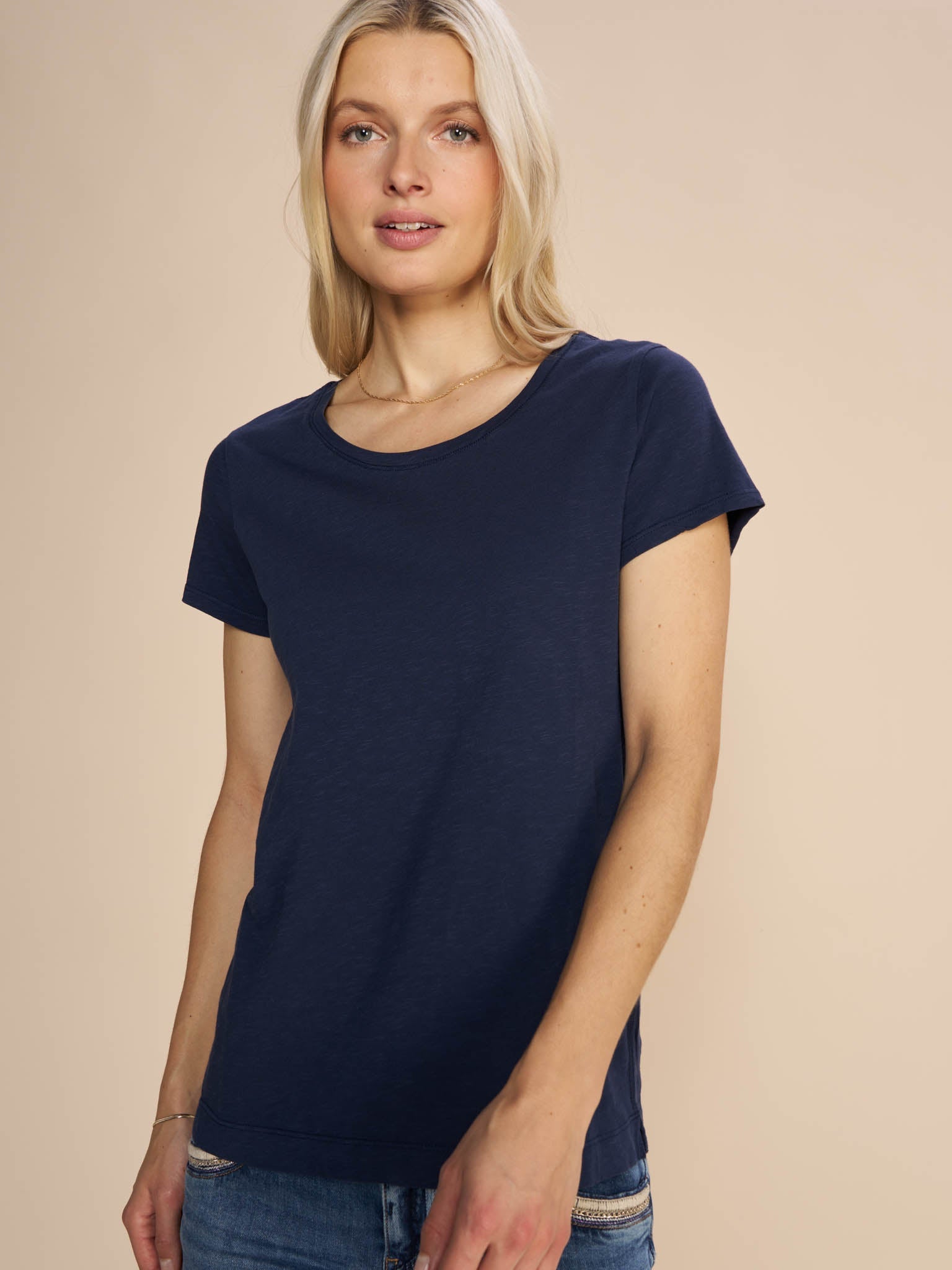 Modelshot / Navy / Detail
