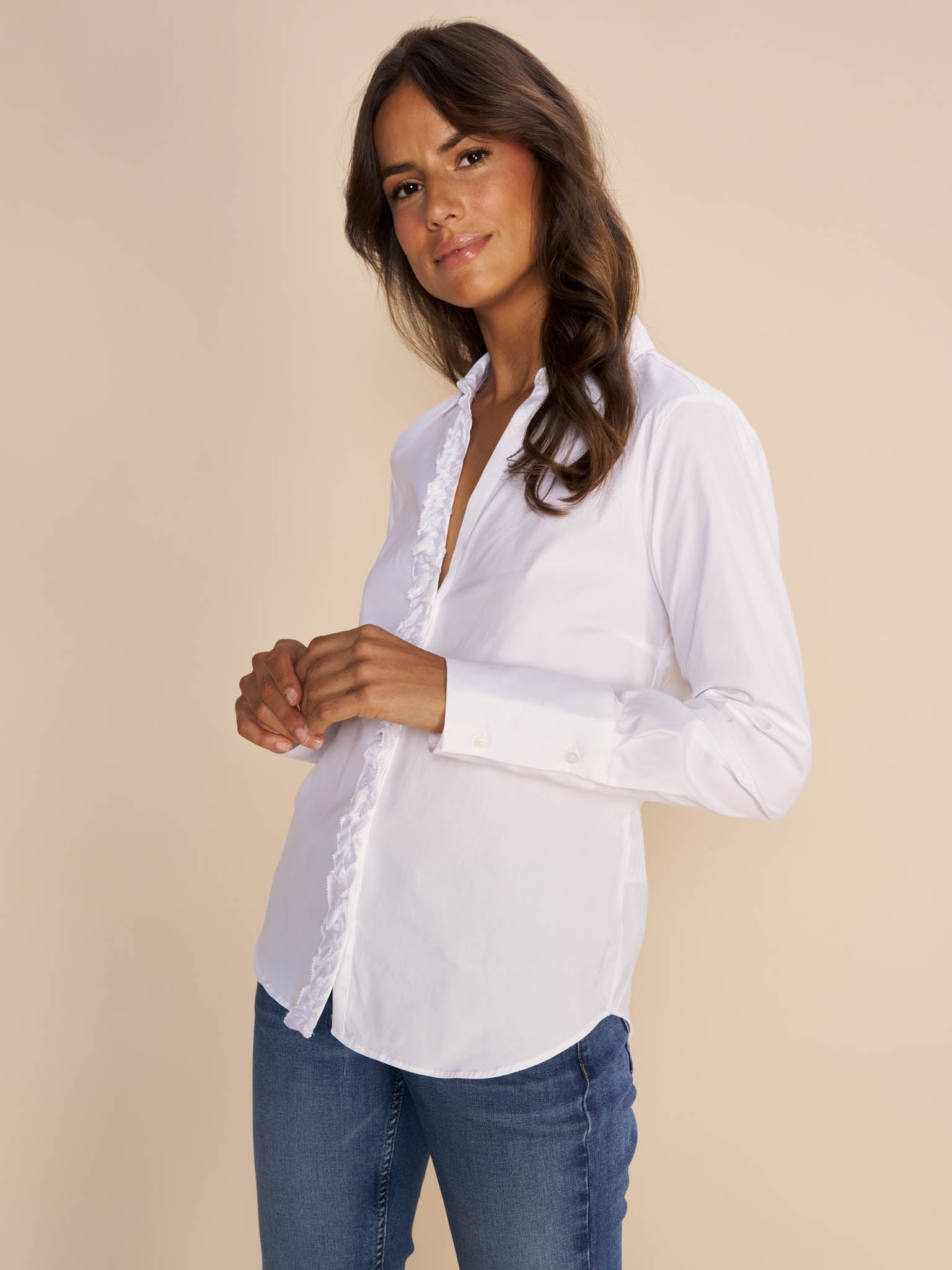 Modelshot / White / Detail