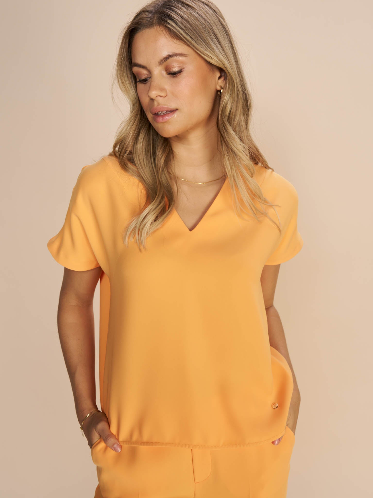 Modelshot / Blazing Orange / Detail