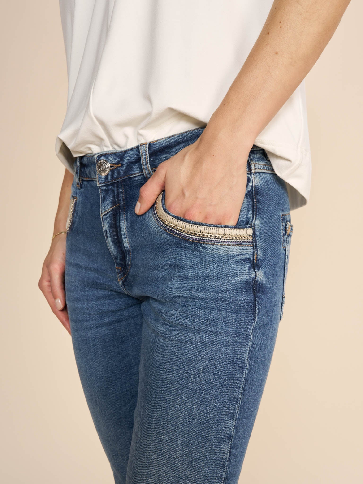 Modelshot / Blue / Detail