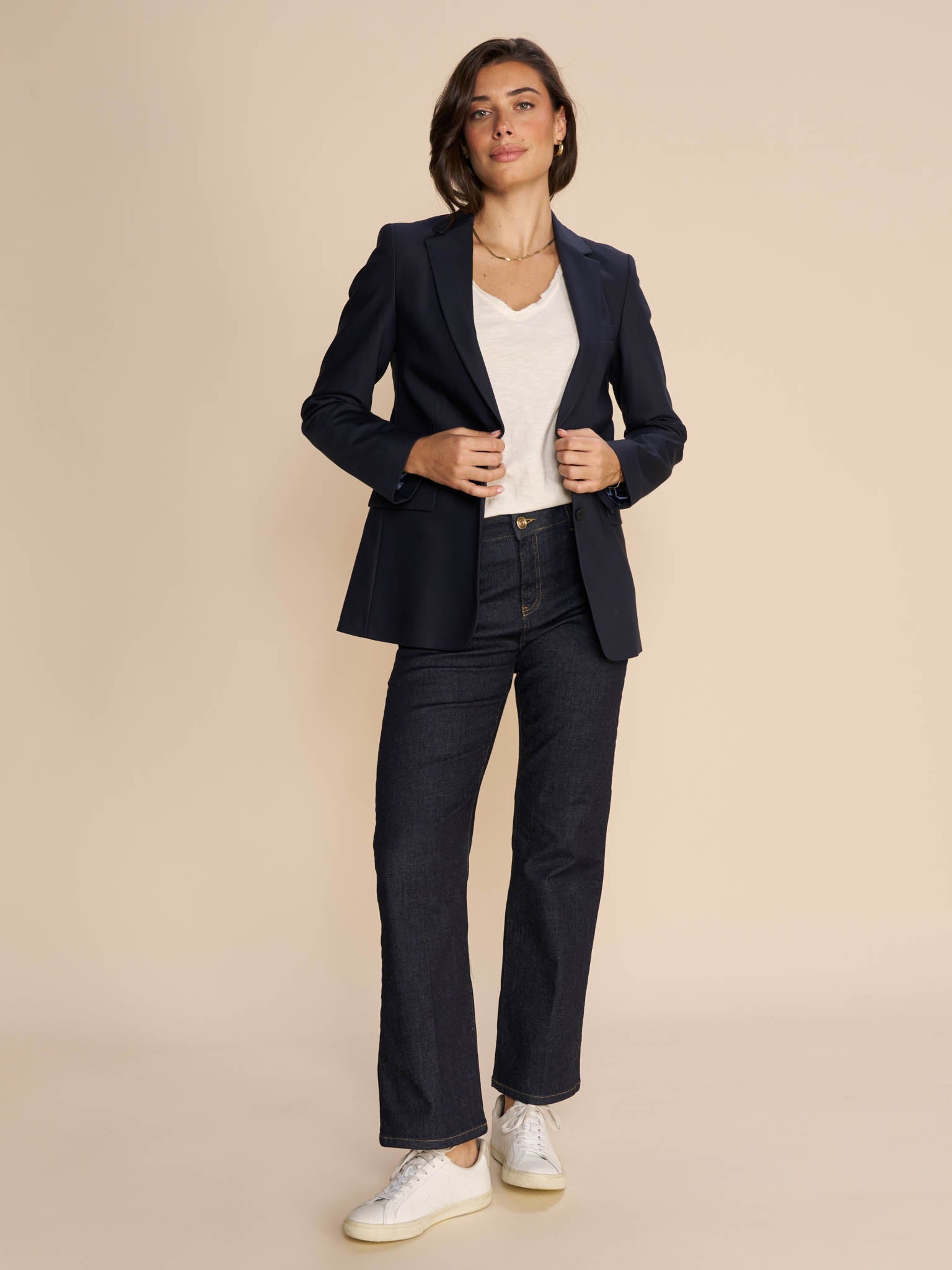 Modelshot / Navy / Detail