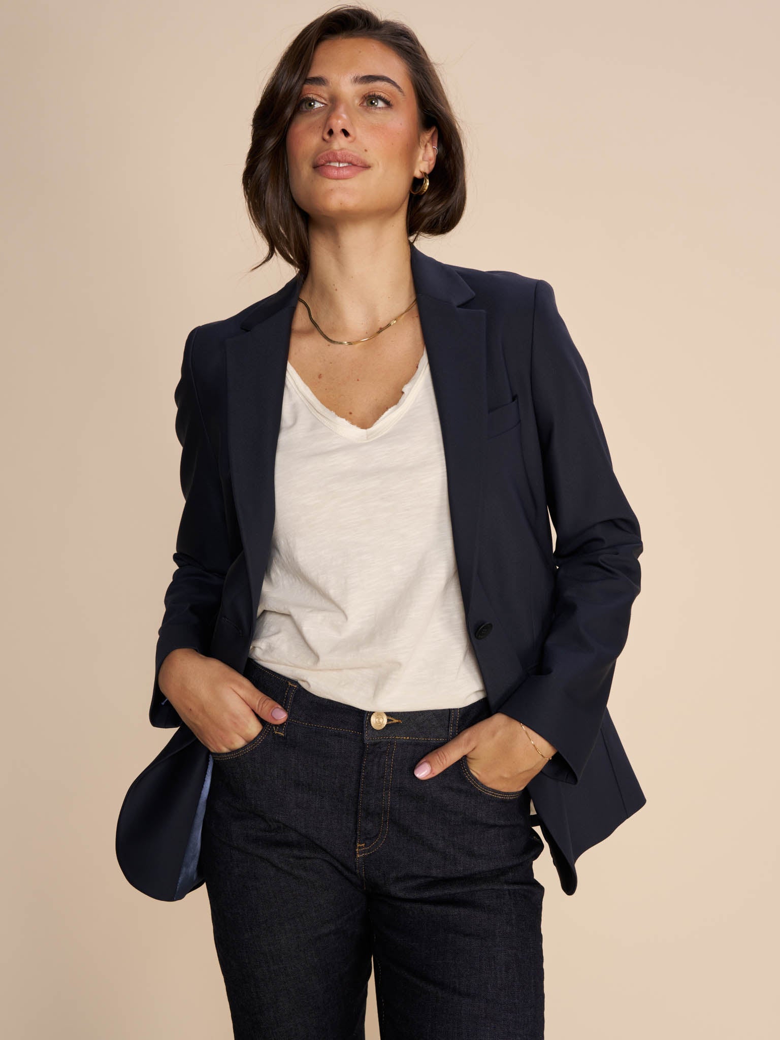 Modelshot / Navy / Detail